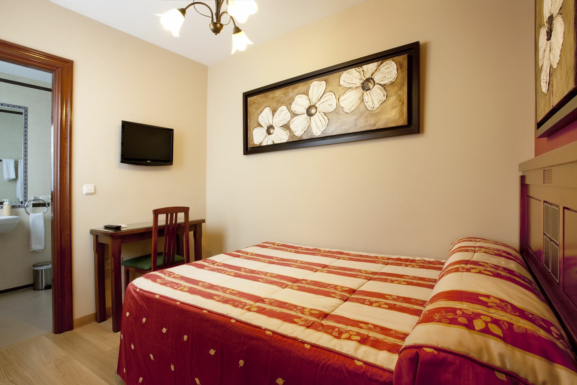Hostal Rodri (Adults Only) غرناطة المظهر الخارجي الصورة